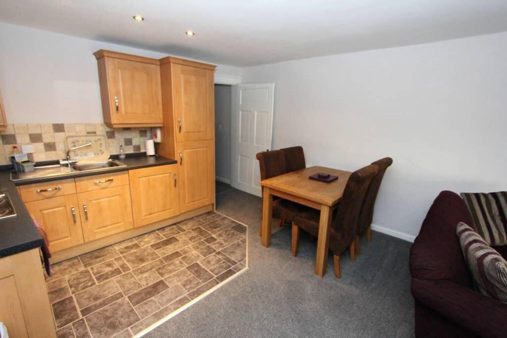 Top Floor Character Apartment In The Heart Of The City Centre Chester Bagian luar foto